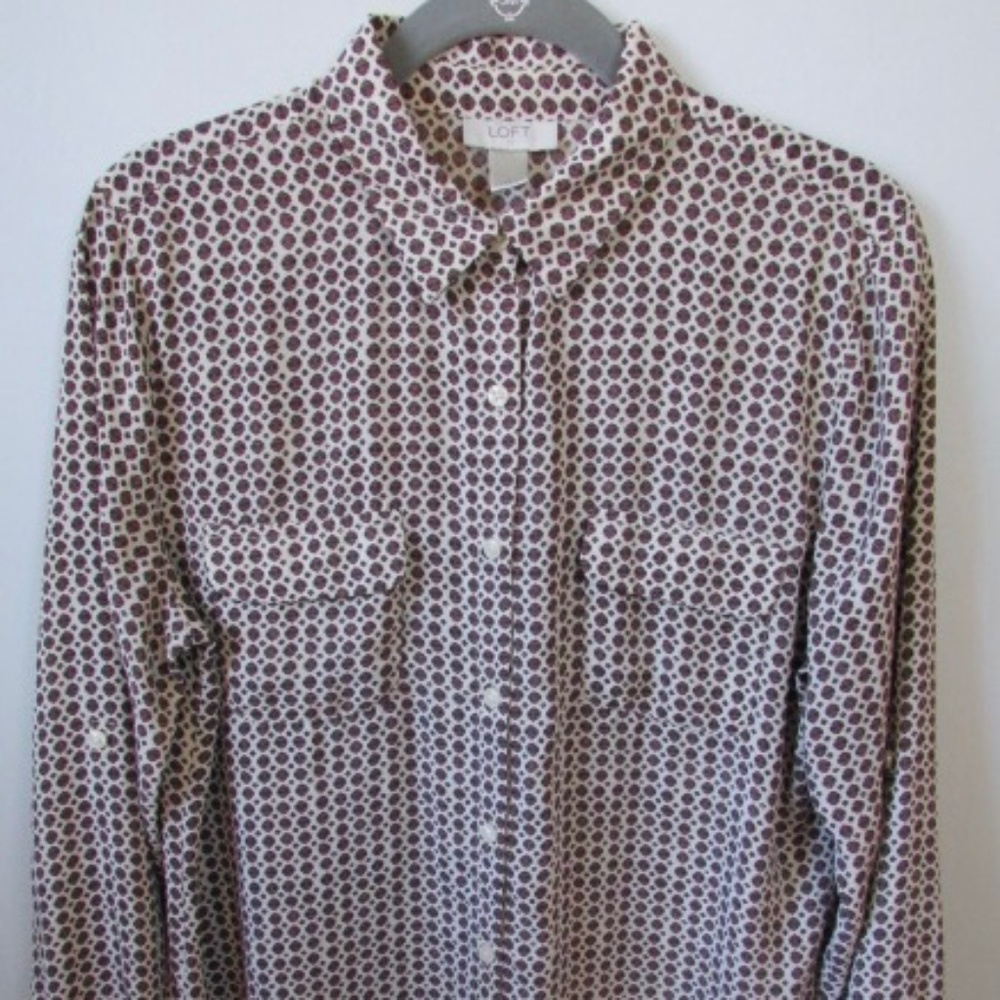 LOFT Tan floral blouse size L with tab roll-up sleeves, front flap pockets, EUC